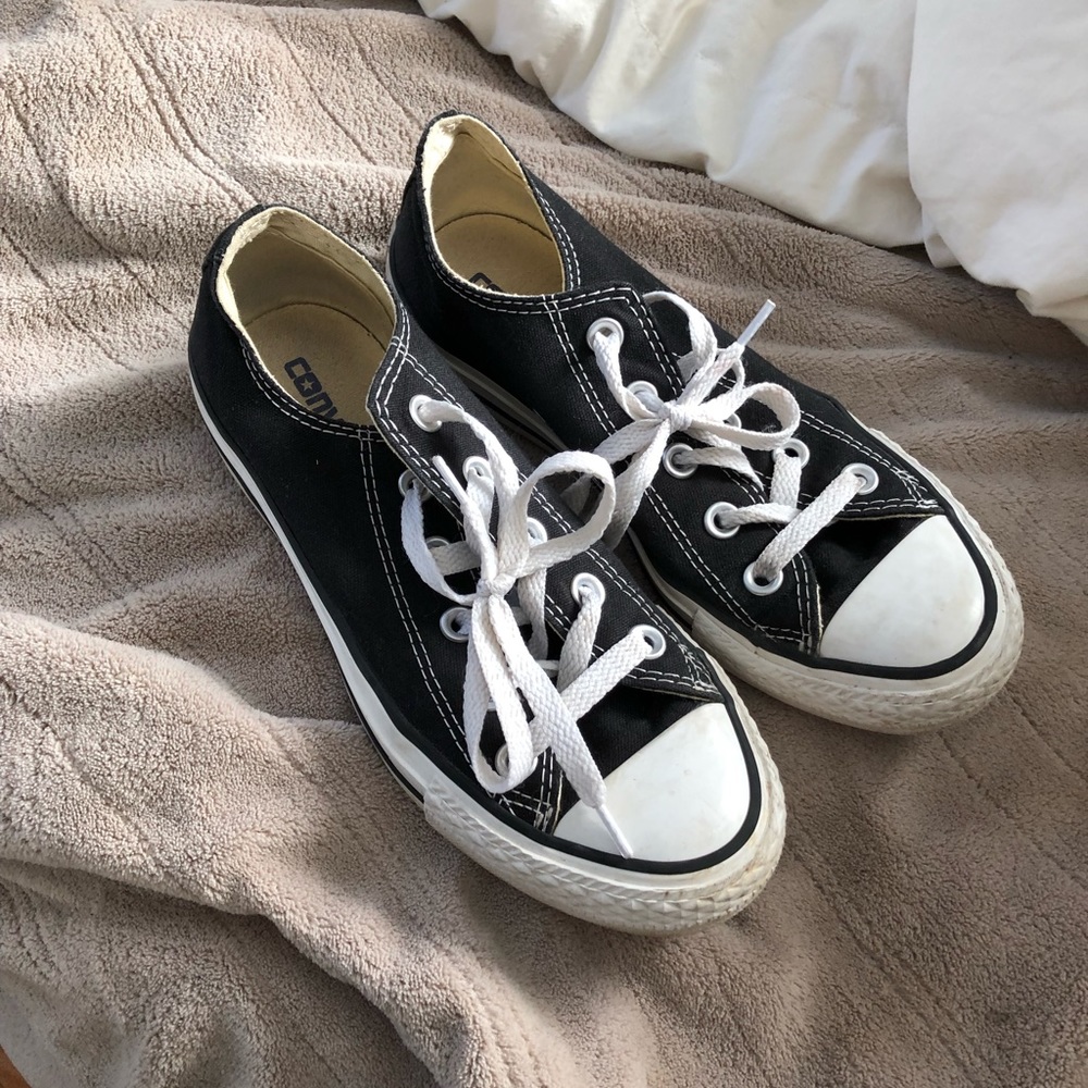 Black Low Top Converse womens / kids